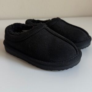 Cat & Jack| Cozy Black Slippers, 8T